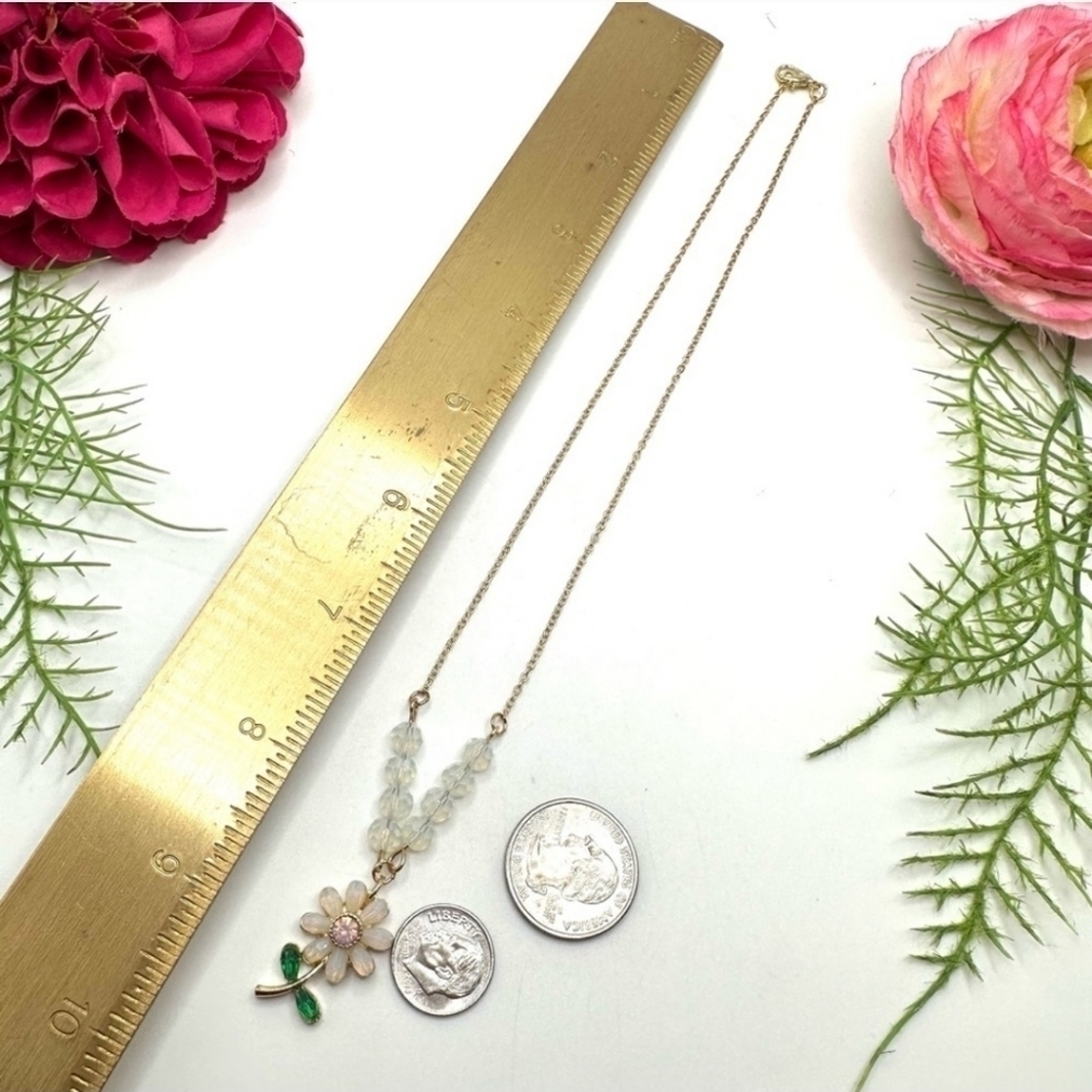 NEW⚜️”Adaline” Opalescent Flower Charm Necklace - Picture 6 of 9